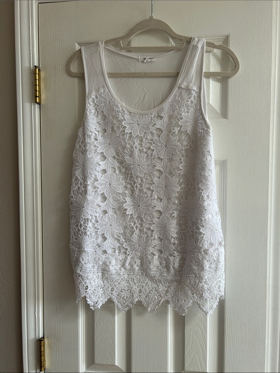 Eyeshadow Dresses & Skirts - Eyeshadow White Floral Lace Tank